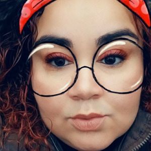 Meet your Posher, Migdalia